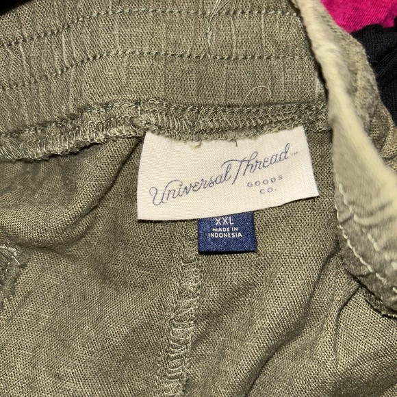 Universal Threads Olive Green Shorts NWT - Picture 2 of 2